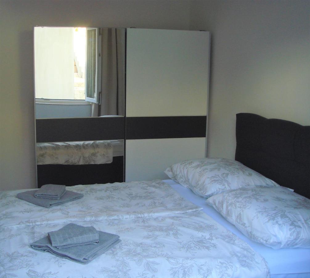 Apartment Ivan J *